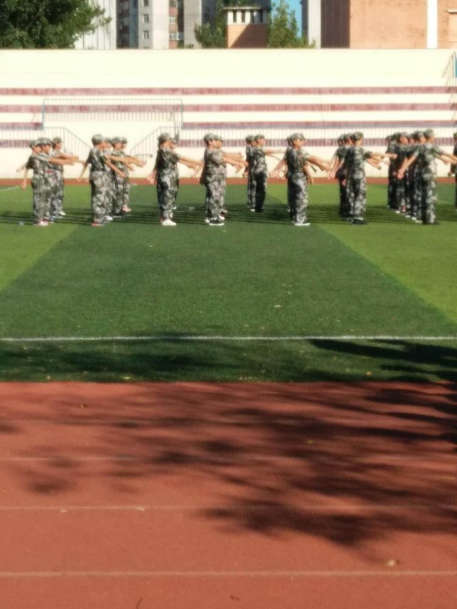 第二期沧州八中北校区初中一年级29班军训精彩瞬间。 